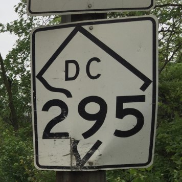 District of Columbia state hwy sign