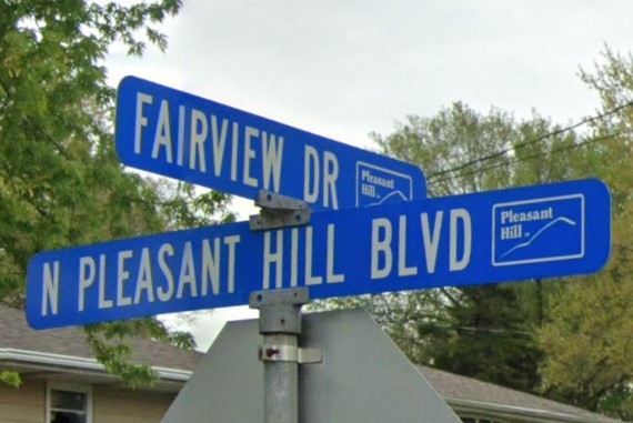 Pleasant Hill, IA street sign