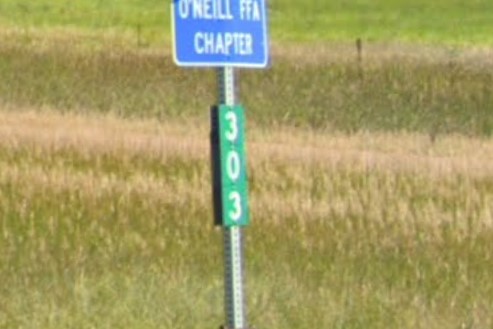 Green & white distance markers