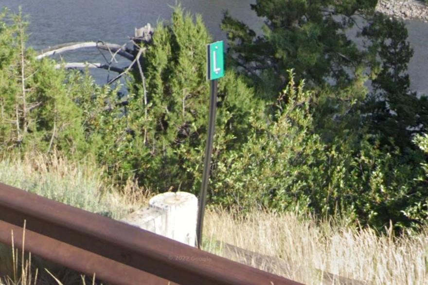 L Highway marker